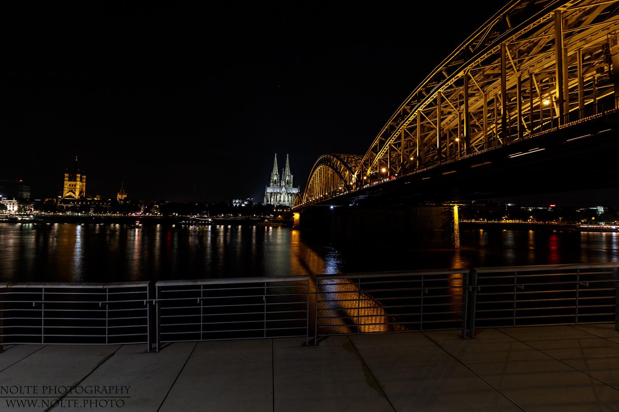 Über den Rhein zum Dom